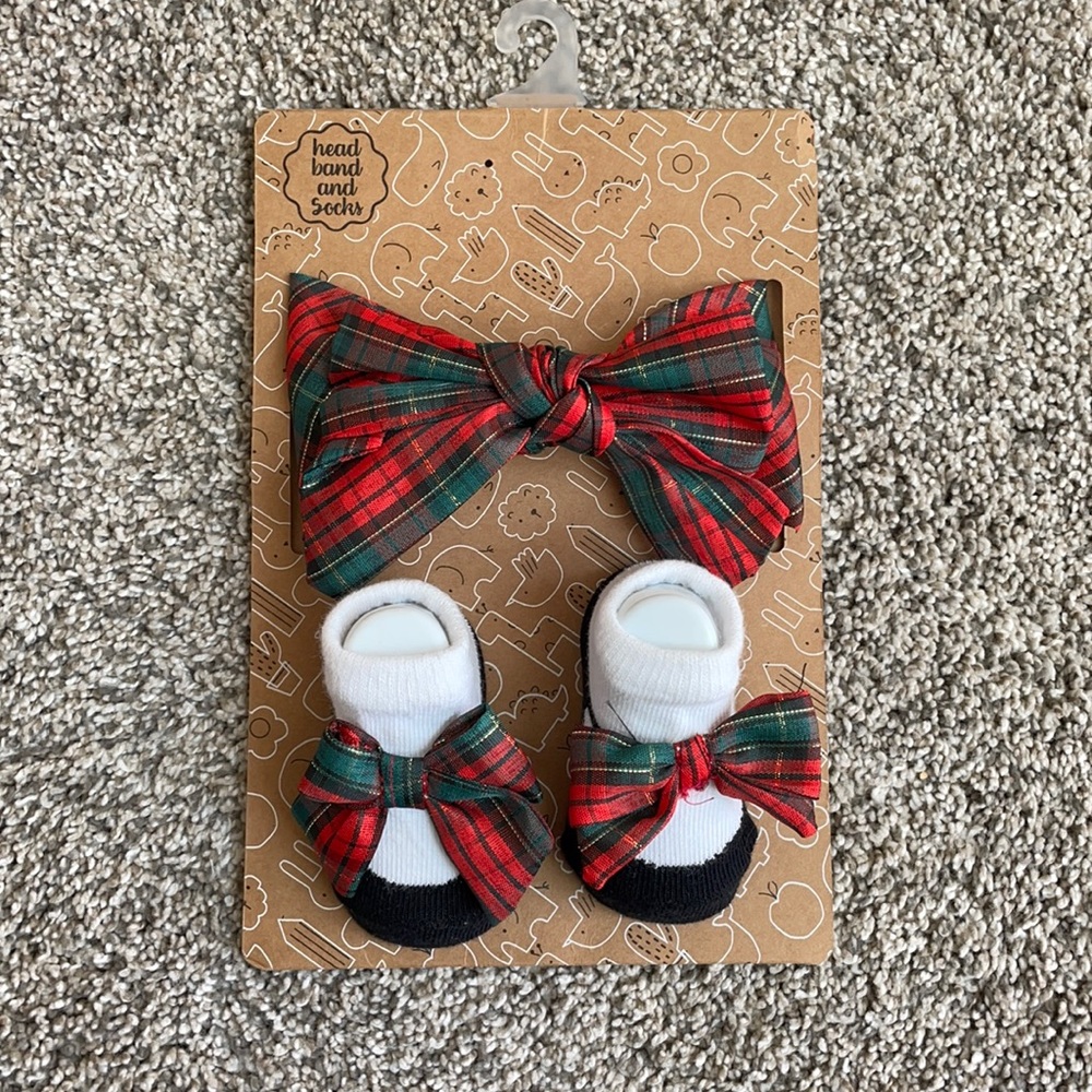 Brand new baby Festive bow and sock set